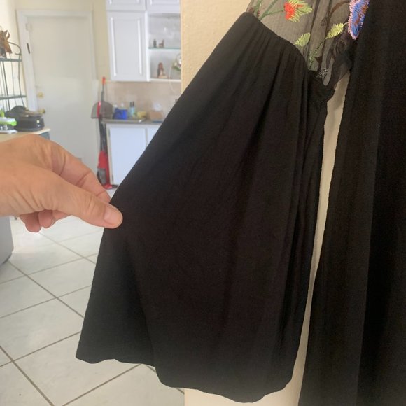 Liz Claiborne Black Embroidered Sheer Top - Picture 4 of 7